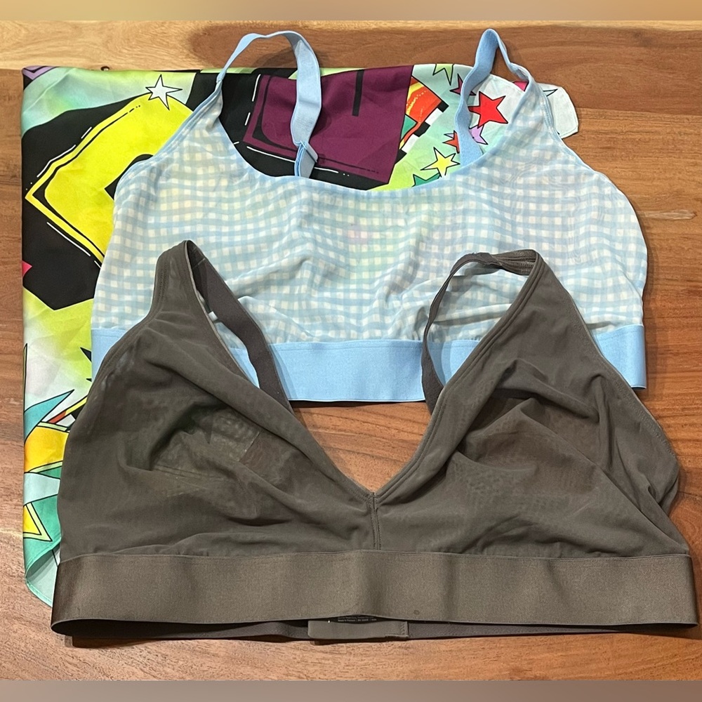 NWOT Parade 2 BRALETTES (1 Scoop, 1 Plunge) + Scarf - Size 3